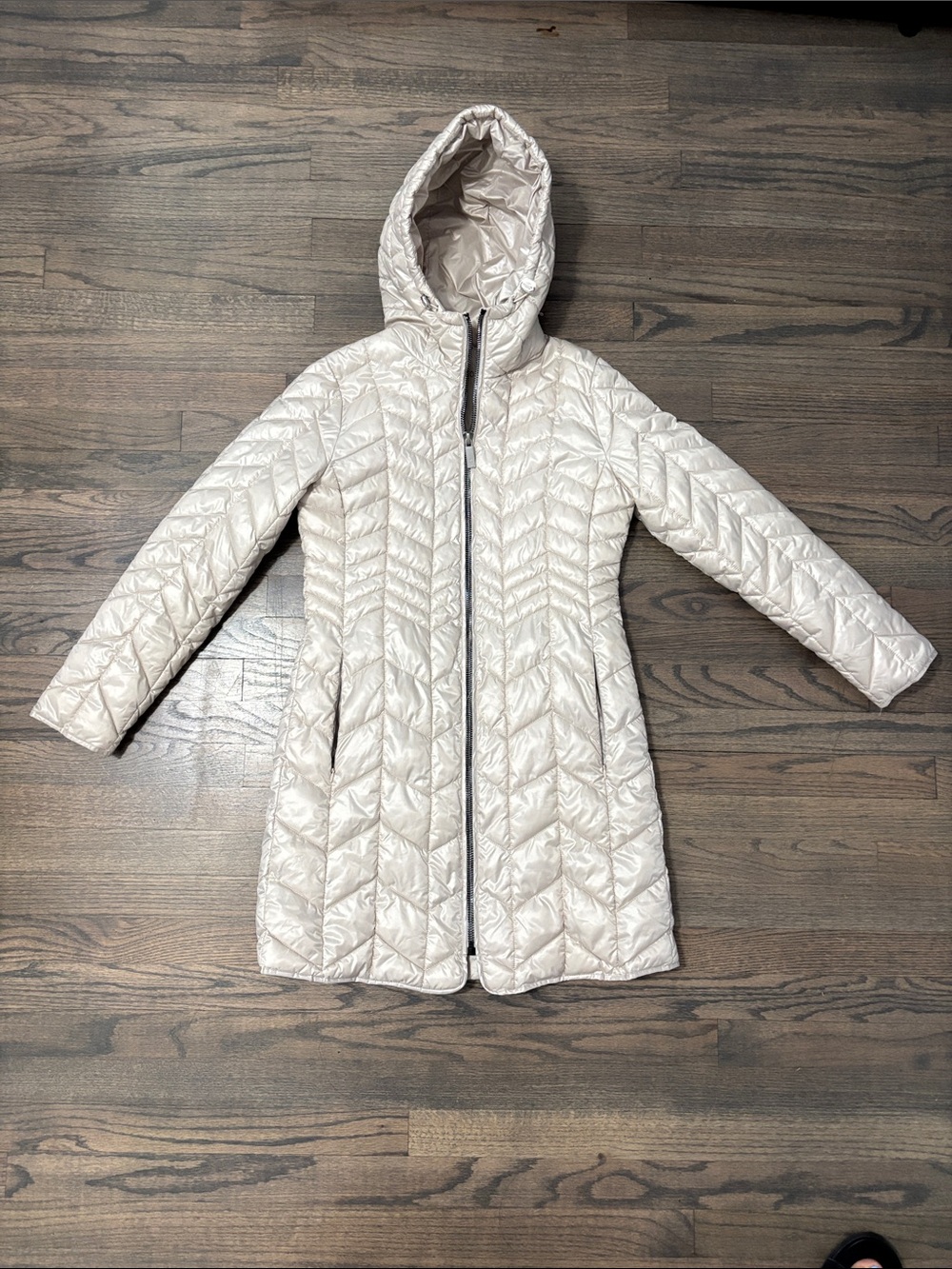 Kenneth Cole Women's Quilted Hooded Puffer Coat in Light Beige - Picture 2 of 16